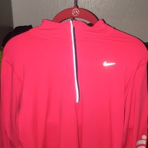 Nike Pull Over